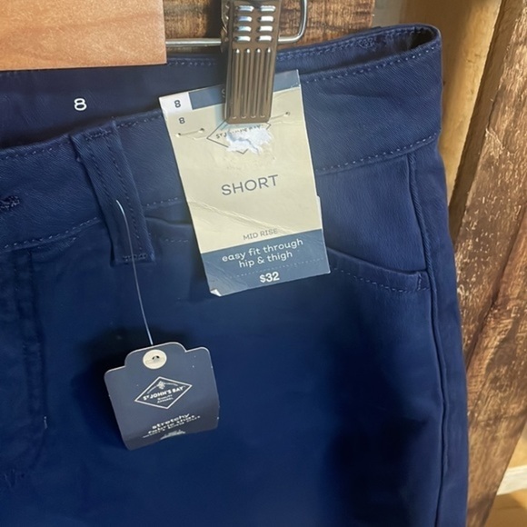 Saint John’s Bay short navy mid rise tummy control, pockets, stretch bottom 8 - Picture 9 of 10